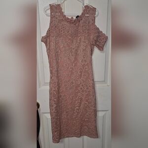 Chic Floral Lace Midi Dress in Blush